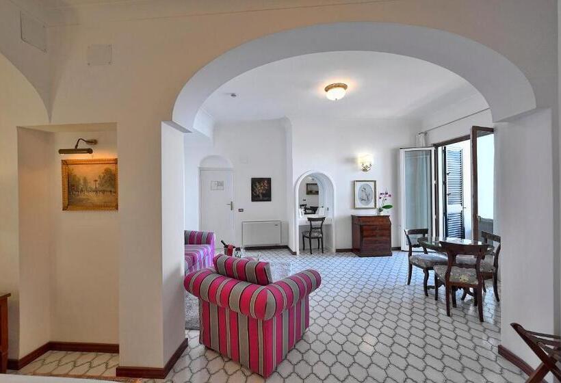 Deluxe Suite Sea View, Belvedere