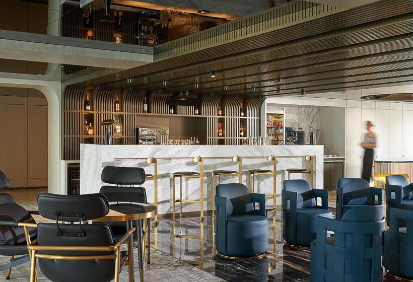 سوییت, The Park Lane Hong Kong A Pullman