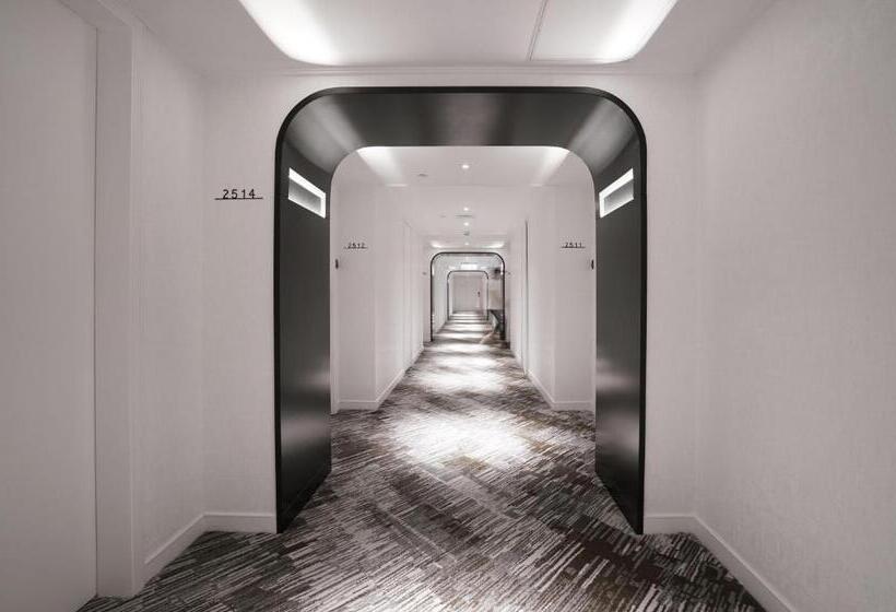 اتاق استاندارد با چشم‌انداز, The Park Lane Hong Kong A Pullman
