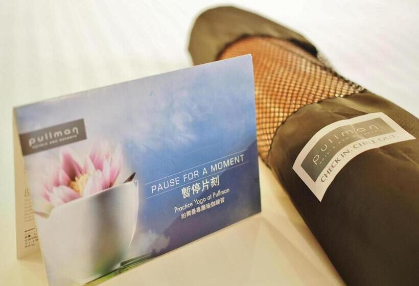 اتاق لوکس با چشم‌انداز شهر, The Park Lane Hong Kong A Pullman
