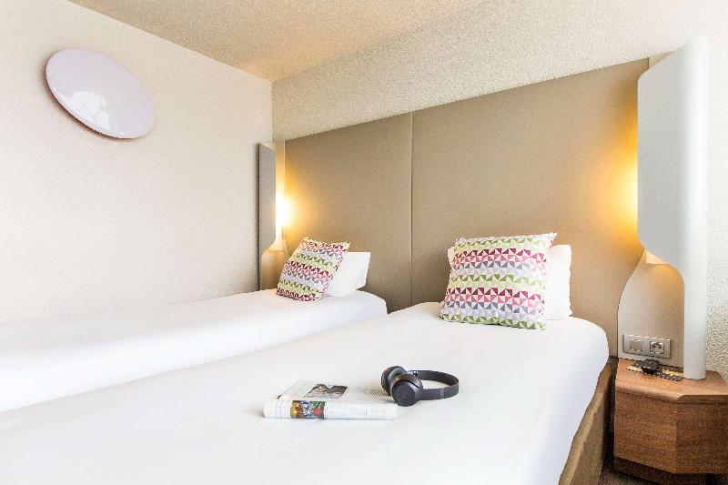 اتاق سوپریور با چشم‌انداز شهر, The Park Lane Hong Kong A Pullman
