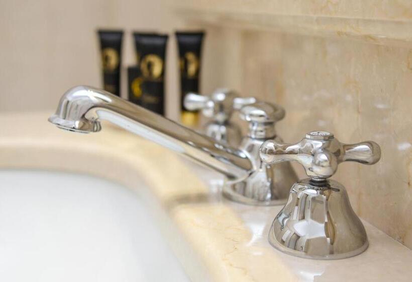 اتاق سوپریور یک تخته, Vittoria