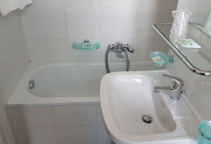 اتاق استاندارد, Grande Albergo Abruzzo