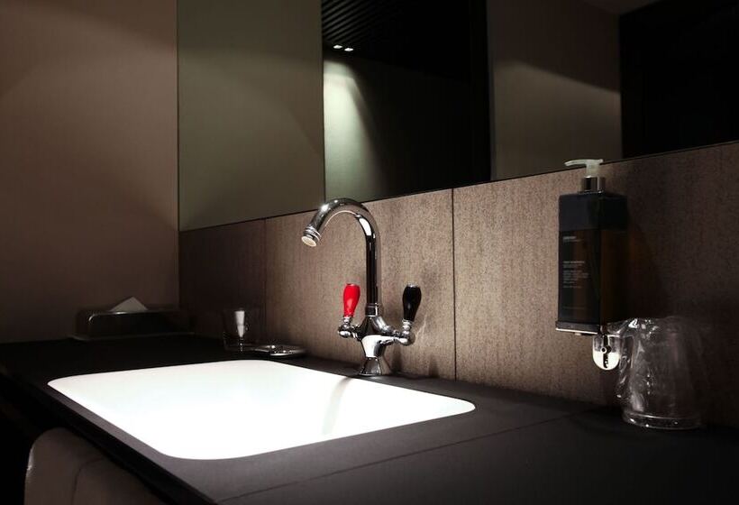 سوییت جونیور, Ih Hotels Milano Ambasciatori