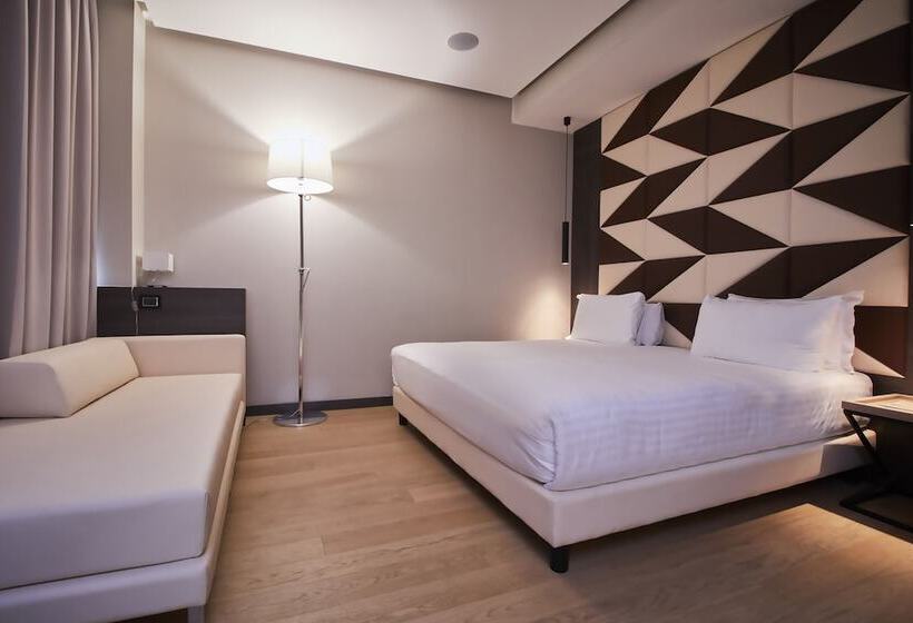 سوییت لوکس, Ih Hotels Milano Ambasciatori