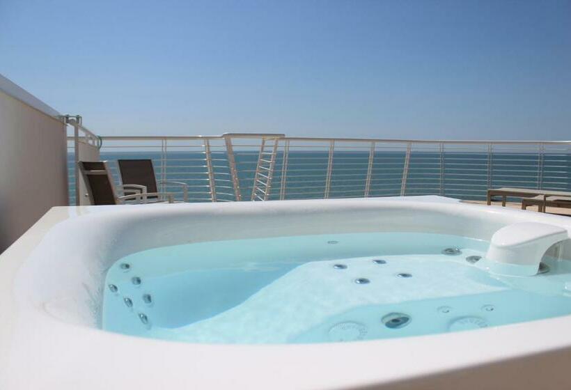 Suite Deluxe cu Vedere la  Mare, Le Soleil
