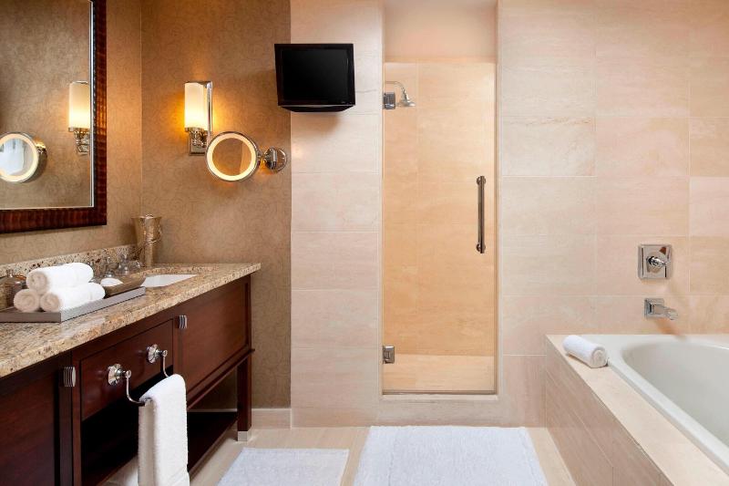 Junior suite with river view, Lungarno  Lungarno Collection
