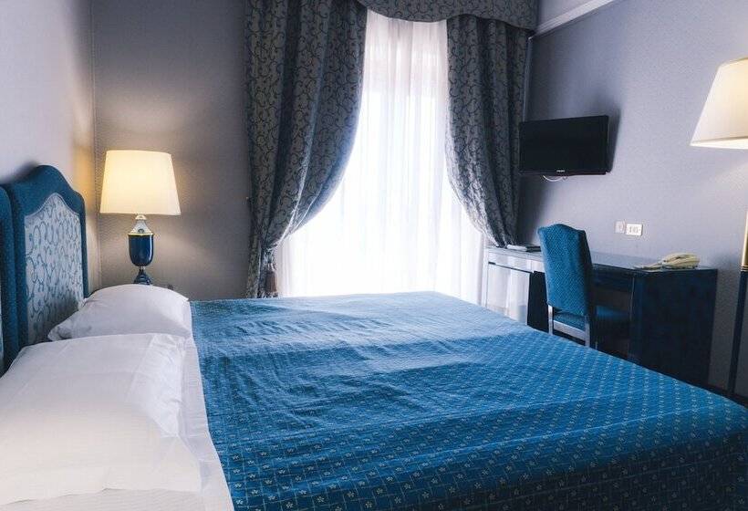 اتاق سوپریور با چشم‌انداز دریا, Grand Hotel Excelsior