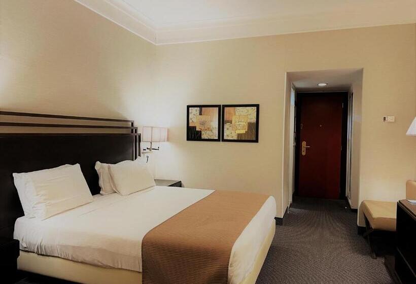 اتاق استاندارد با تخت بزرگ, Crowne Plaza Rome St. Peter S, An Ihg