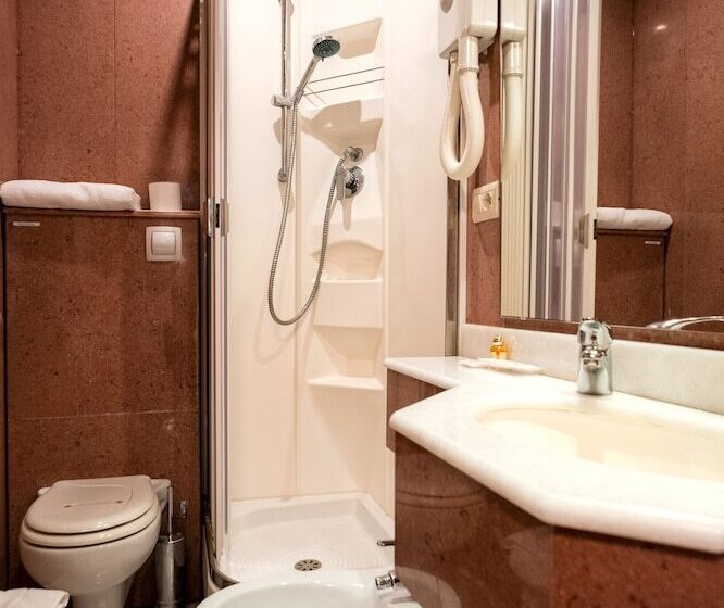 اتاق استاندارد یک نفره, Grand Hotel Italia