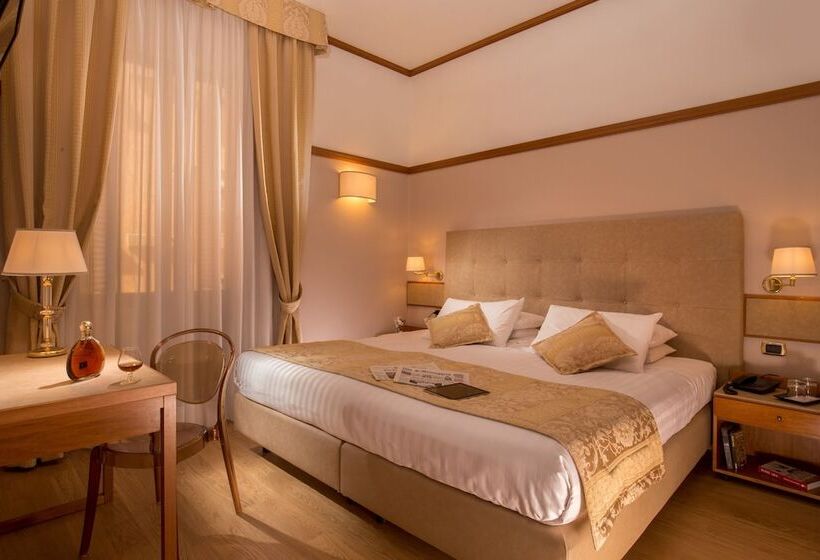 اتاق کلاسیک, La Residenza