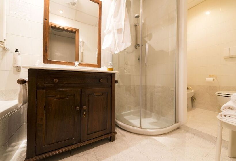 Семейный Номер, Relais Leon D'oro