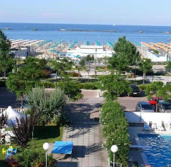 Quarto Estandar Vista Mar, Britannia