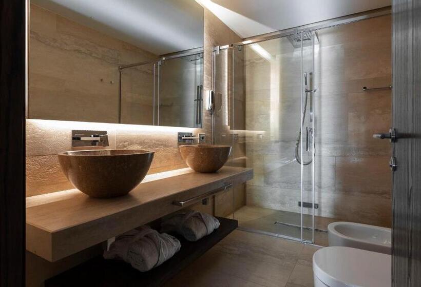 Suite with lake view, La Palma