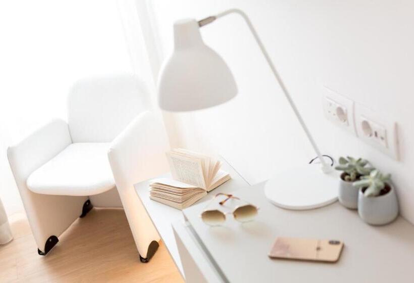 Superior room with lake view, Lago Di Garda