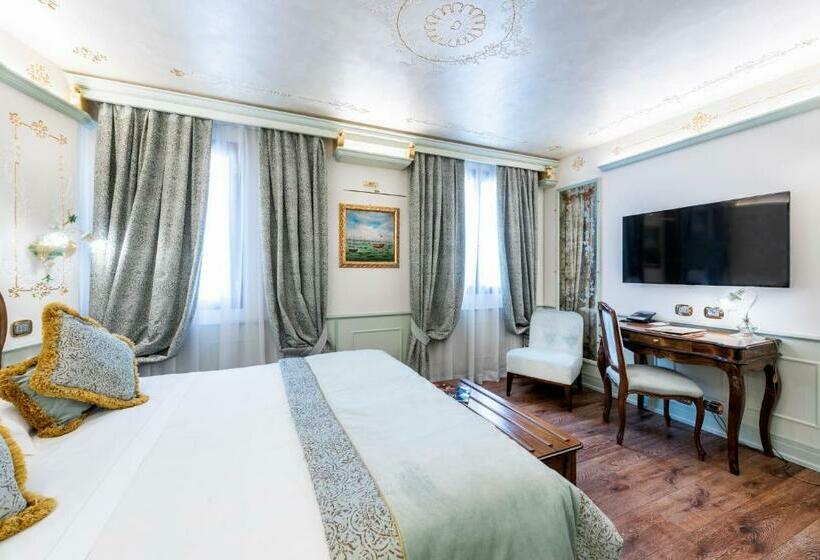 Номер Deluxe, Monaco & Grand Canal