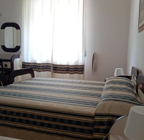 Economy Triple Room, Parco Delle Rose