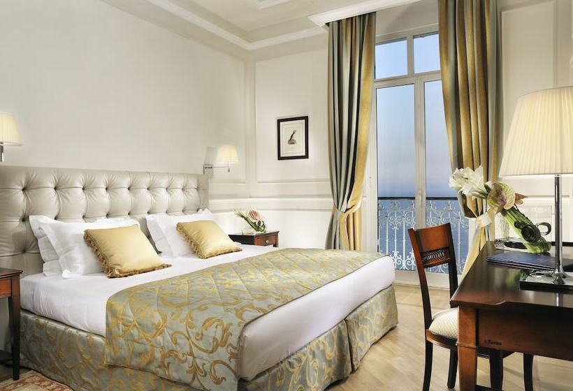 اتاق سوپریور با چشم‌انداز دریا و بالکن, Royal Hotel Sanremo