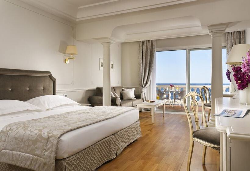سوییت جونیور لوکس با چشم‌انداز دریا, Royal Hotel Sanremo