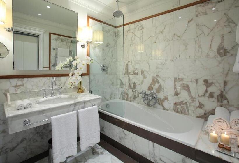اتاق لوکس با بالکن و چشم‌انداز دریا, Savoia Excelsior Palace Trieste   Starhotels Collezione