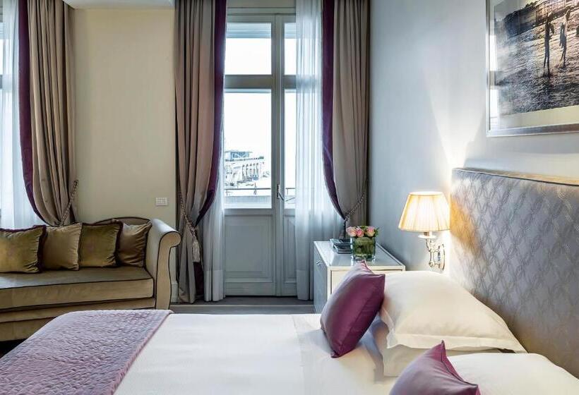 اتاق لوکس با بالکن و چشم‌انداز دریا, Savoia Excelsior Palace Trieste   Starhotels Collezione
