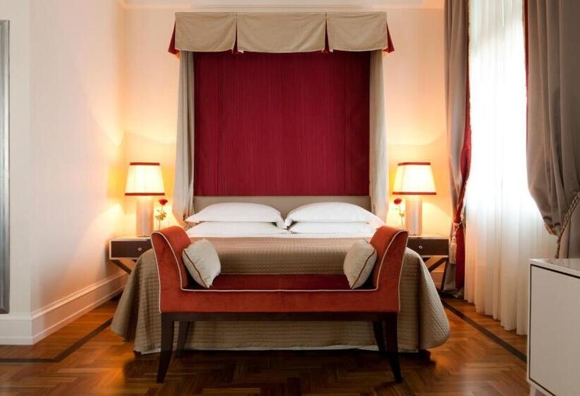 سوییت جونیور با چشم‌انداز دریا, Savoia Excelsior Palace Trieste   Starhotels Collezione