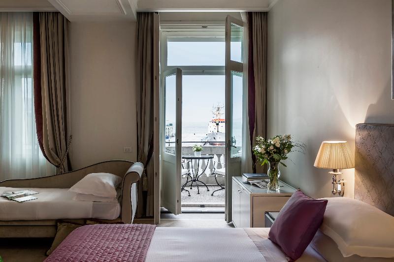 اتاق لوکس با بالکن و چشم‌انداز دریا, Savoia Excelsior Palace Trieste   Starhotels Collezione