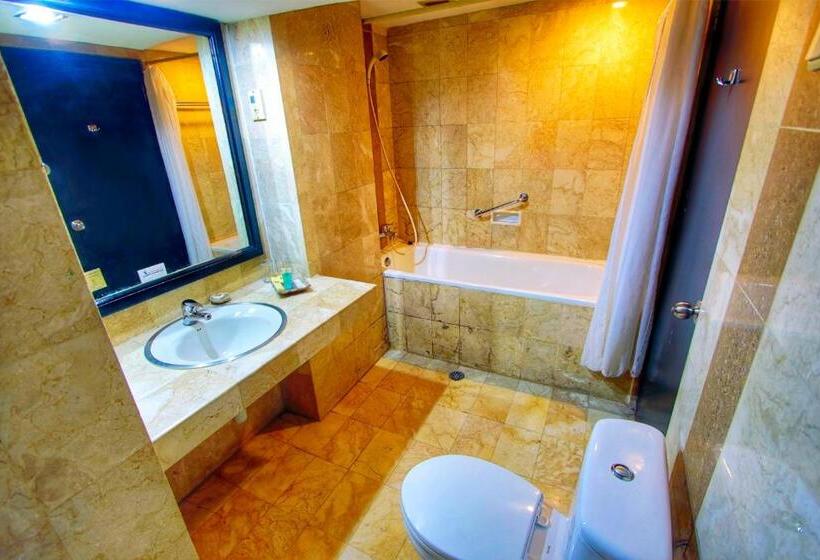 Quarto Deluxe, Jayakarta Hotel Jakarta