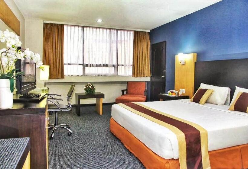 Номер Deluxe, Jayakarta Hotel Jakarta