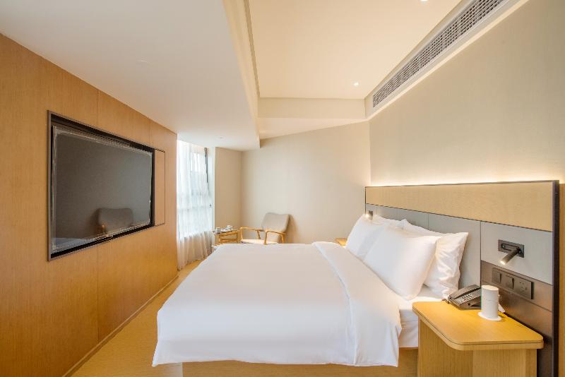 اتاق لوکس با چشم‌انداز دریا, The Moon Beach Museum Resort