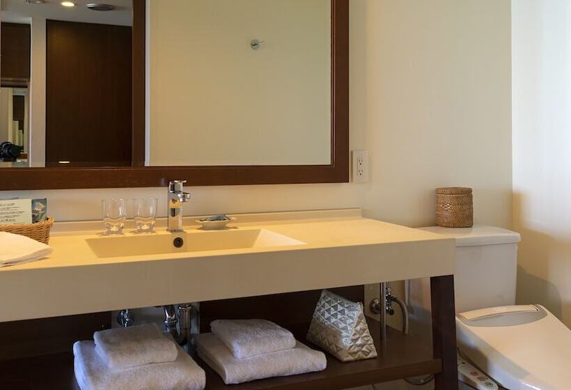 اتاق لوکس با چشم‌انداز دریا, The Moon Beach Museum Resort
