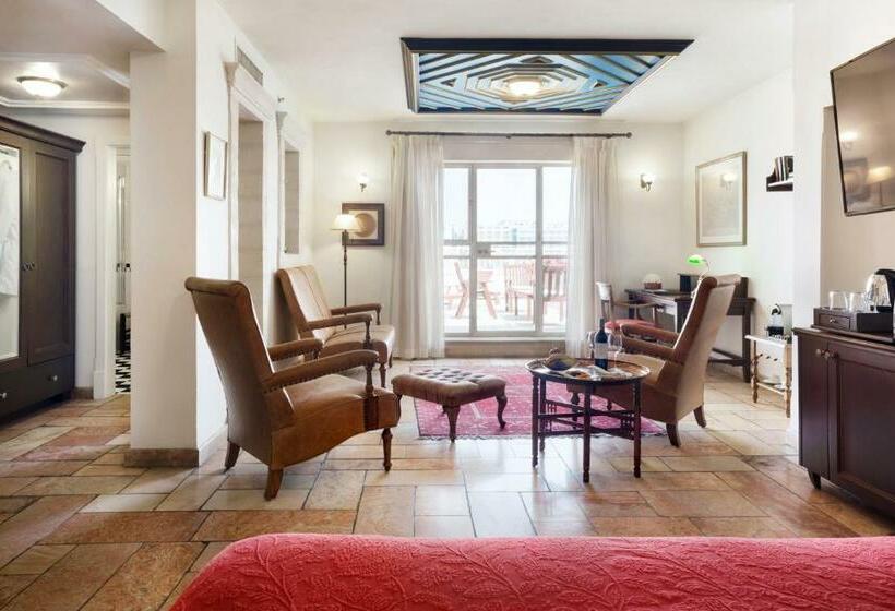סוויטת ג'וניור, The American Colony Hotel   Small Luxury Hotels Of The World