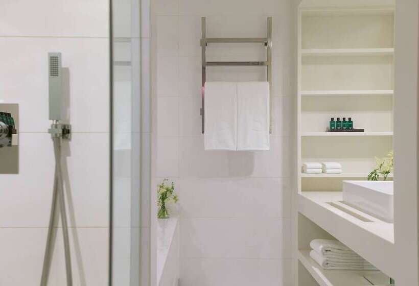 سوئیت کلاب, The Plaza Seoul, Autograph Collection