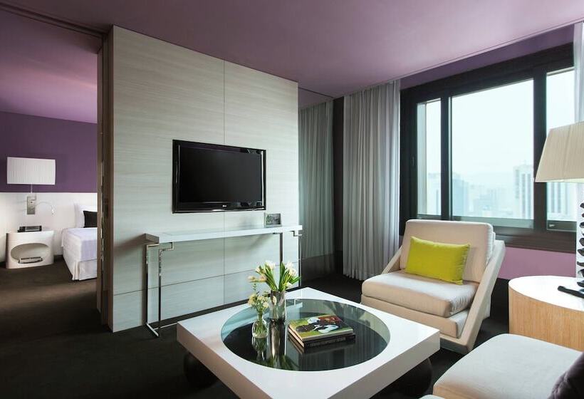 سوئیت کلاب, The Plaza Seoul, Autograph Collection