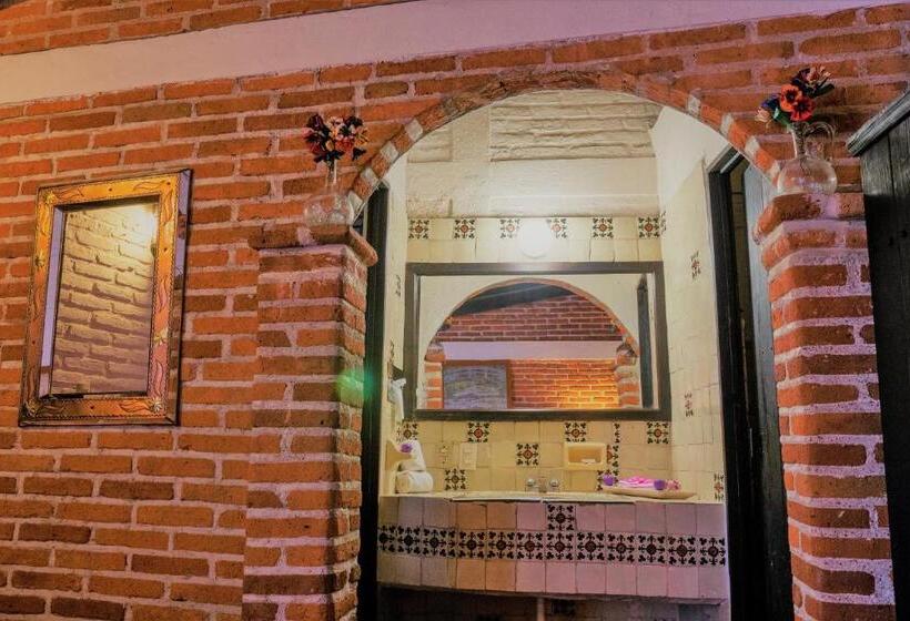 キングサイズベッドのスタンダードルーム, San Angelo