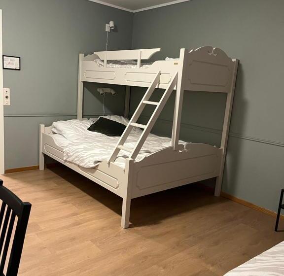 标准三人间, Stor Elvdal Hotell