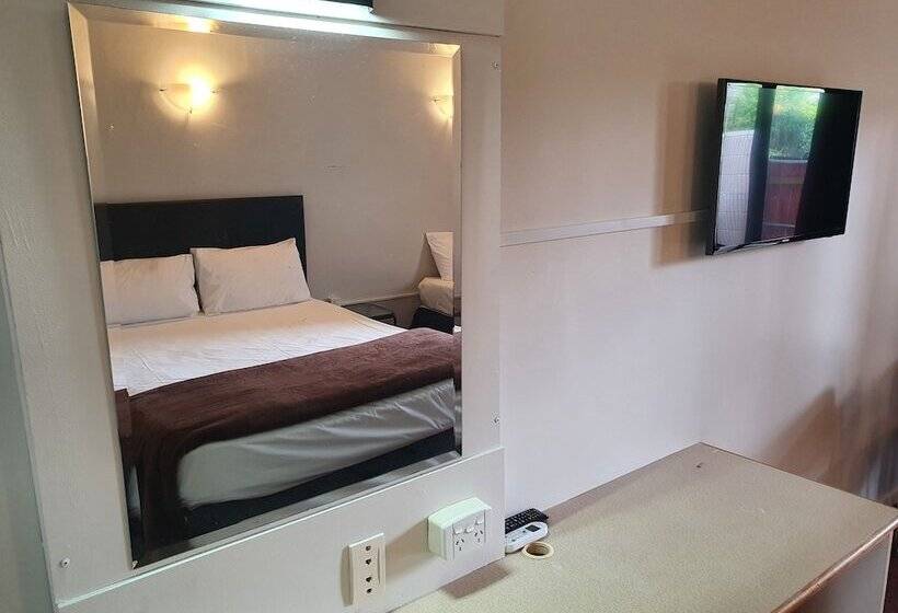 스탠다드 스튜디오, Ascot Epsom Motel