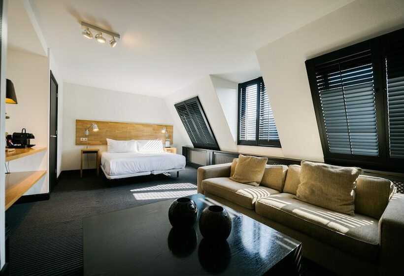 سوییت جونیور, Catalonia Vondel Amsterdam