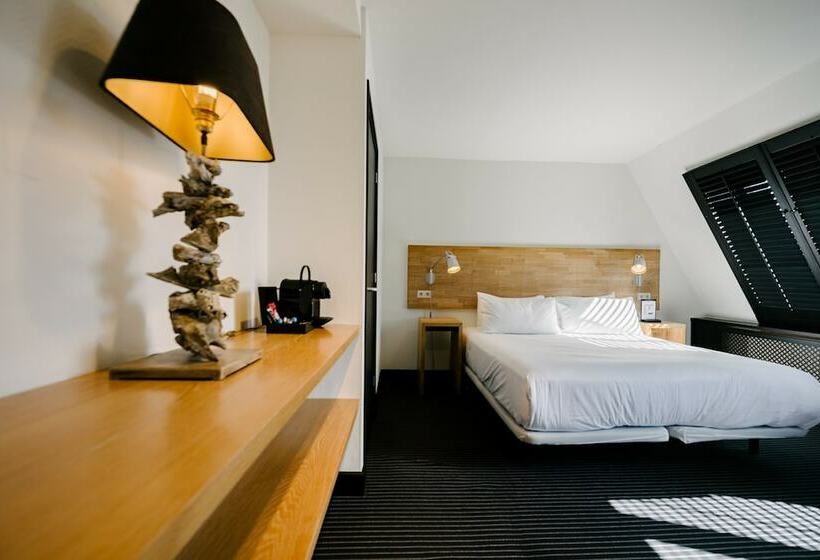 سوییت جونیور, Catalonia Vondel Amsterdam