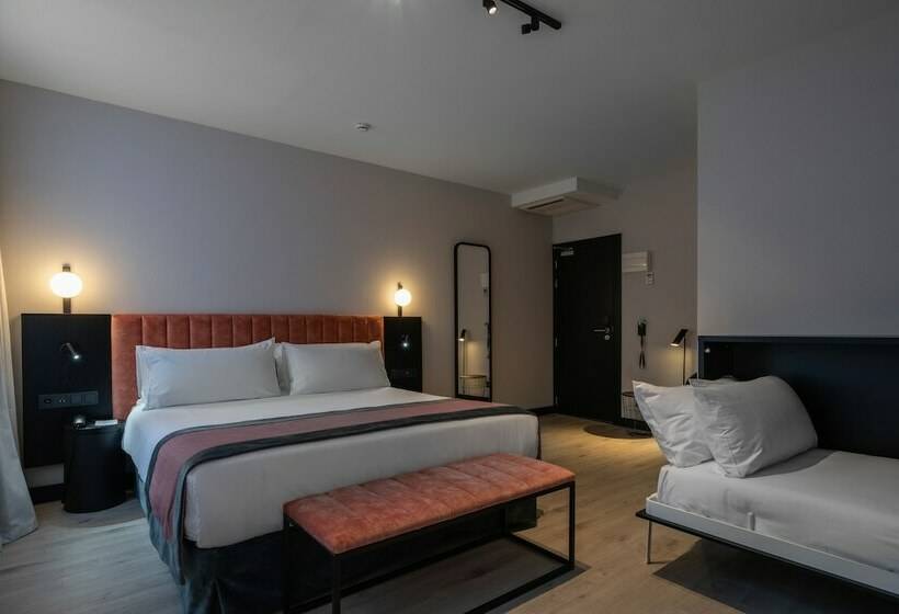 اتاق پریمیوم سه تخته, Catalonia Vondel Amsterdam
