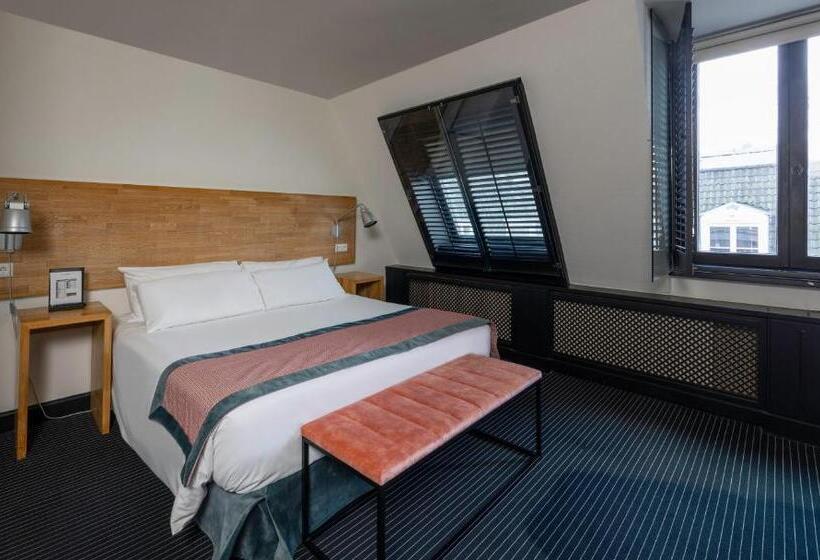 سوییت جونیور, Catalonia Vondel Amsterdam