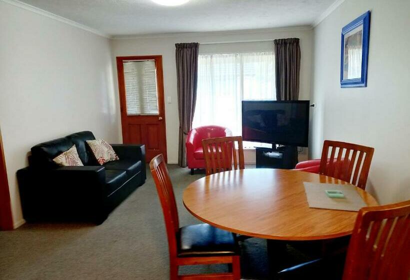Апартаменты 1 Спальня, Academy Lodge Motel