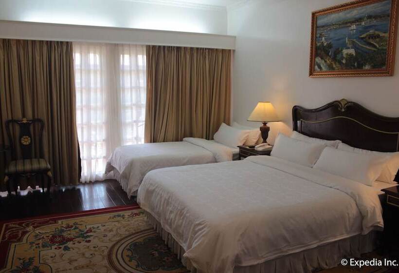 اتاق لوکس, Fort Ilocandia Resort Hotel