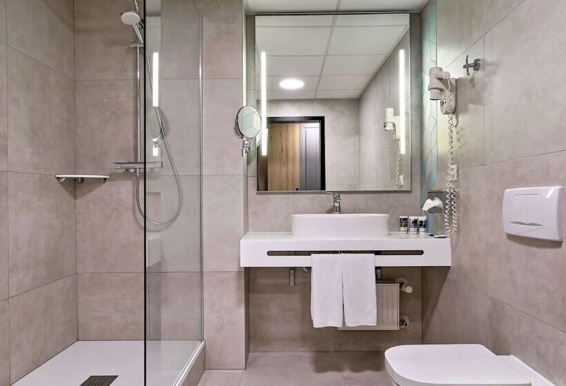 Prestige Kamer, Mercure Wrocław Centrum