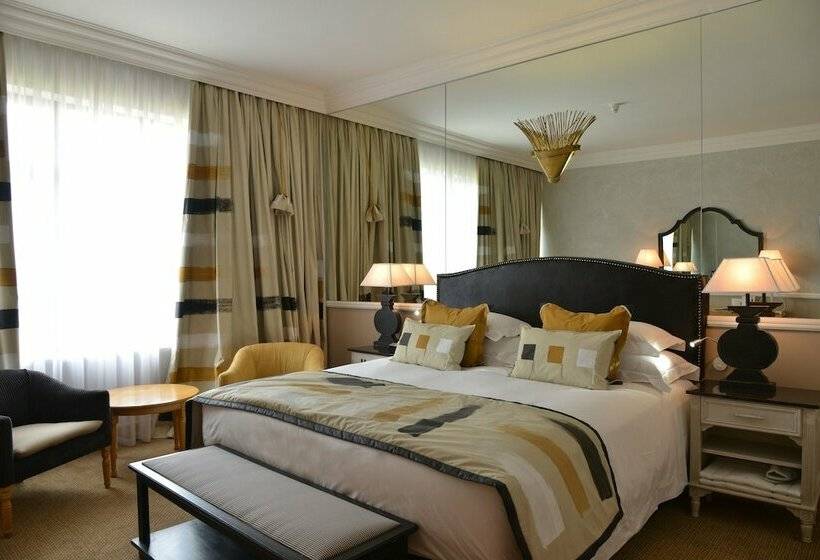 Номер Deluxe Вид на Парк, Hyatt Regency Harare The Meikles