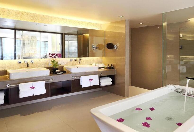 2 Bedrooms Suite Sea View, Le Meridien Phuket Beach Resort