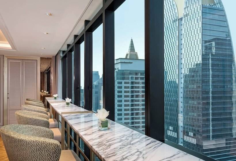 سوئیت کلاب, The Athenee Hotel, A Luxury Collection Hotel, Bangkok