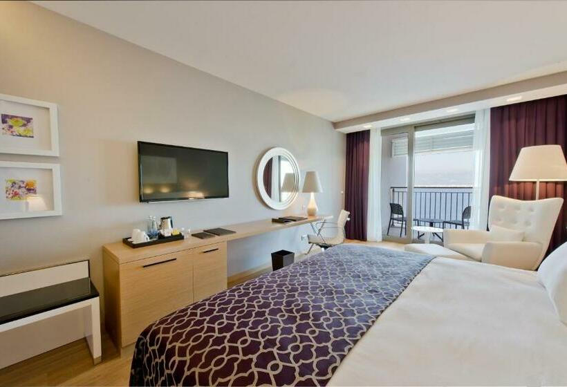 اتاق لوکس با چشم‌انداز دریا, Akra Antalya