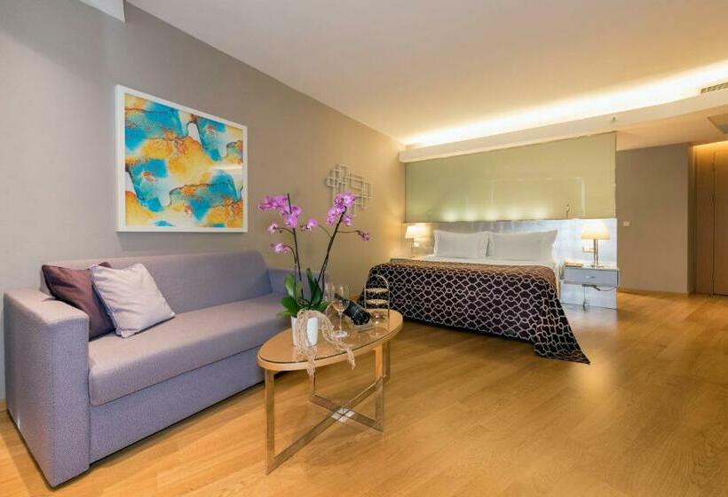 اتاق لوکس با چشم‌انداز دریا, Akra Antalya