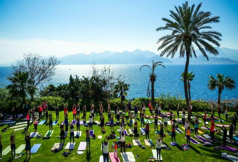 اتاق لوکس با چشم‌انداز دریا, Akra Antalya